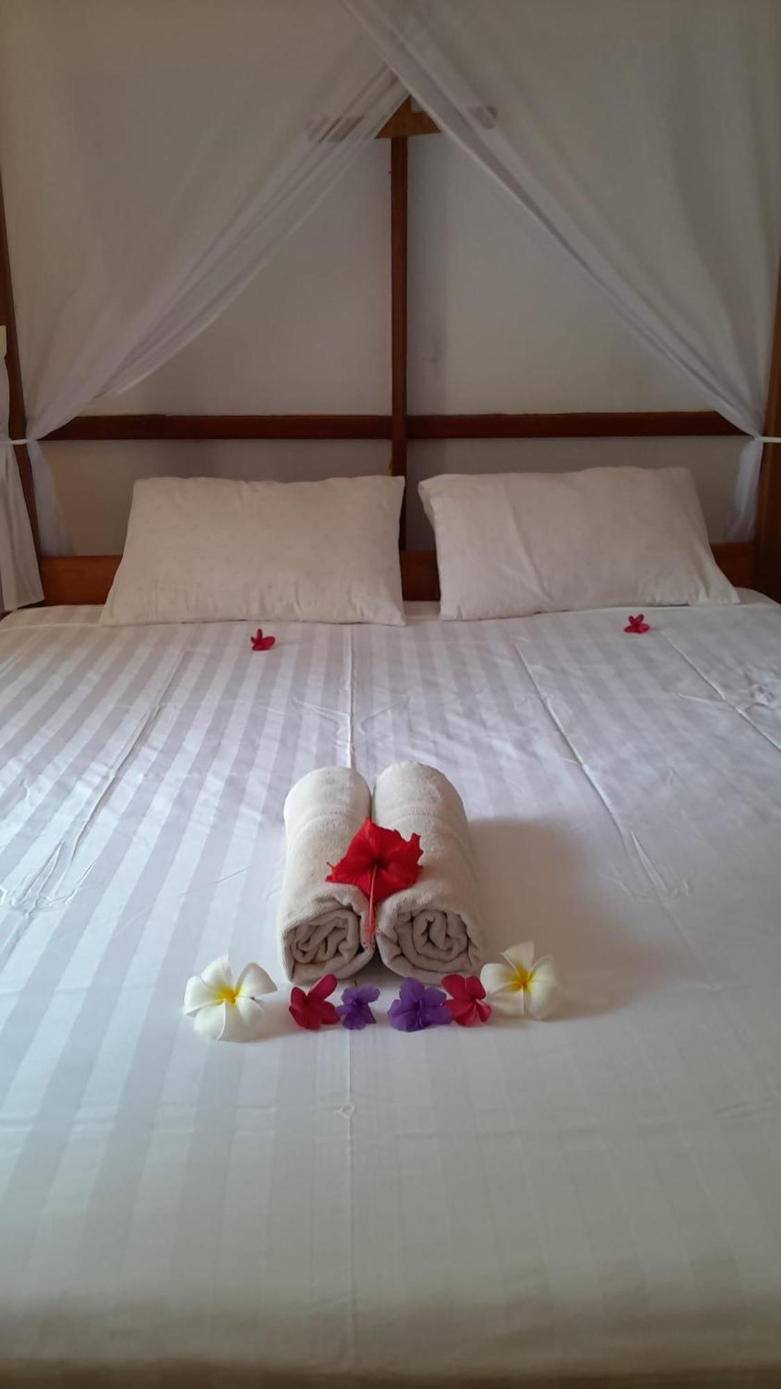 We'Be Cottages Gili Meno Esterno foto